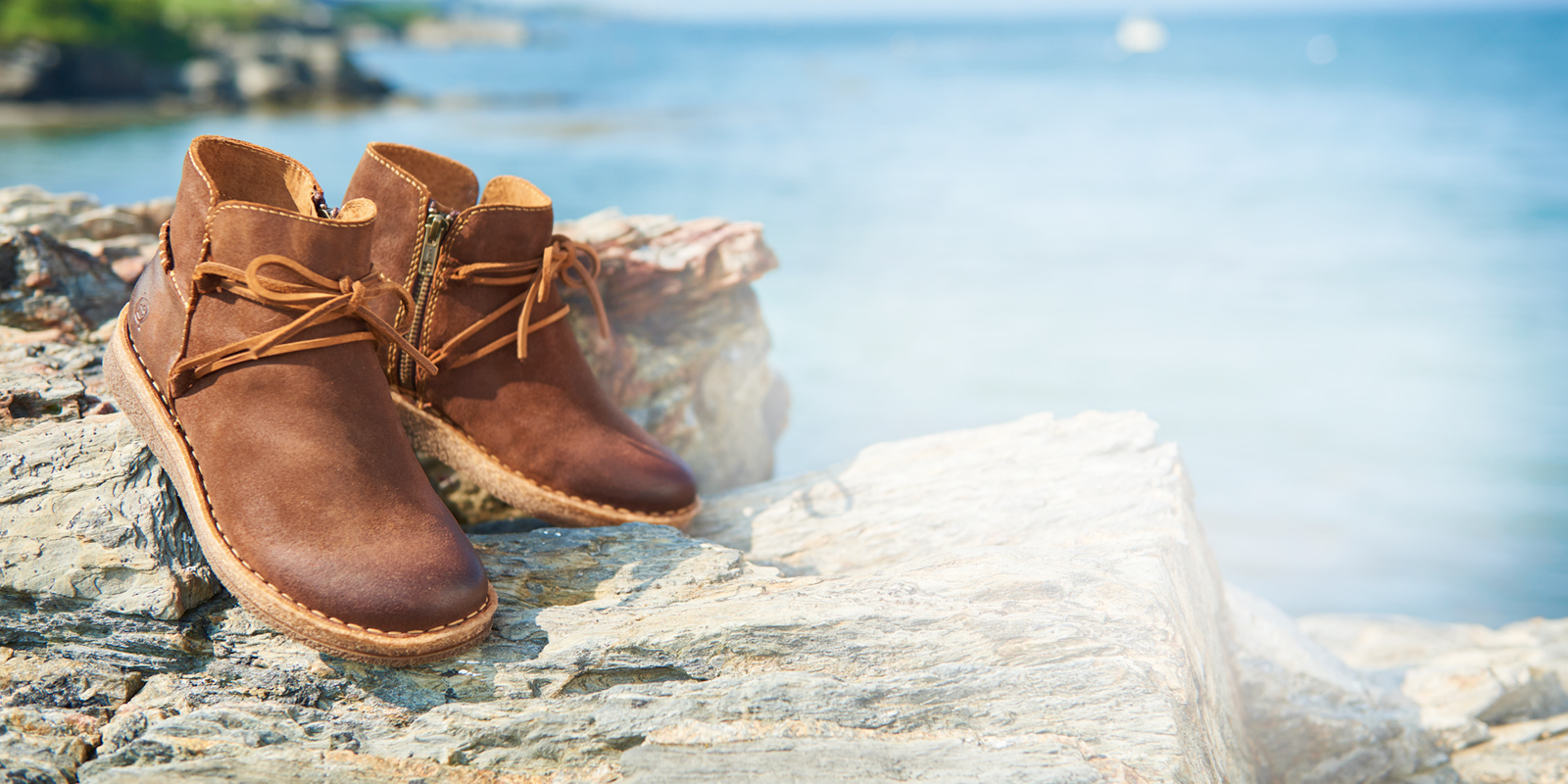 Women's Calyn boot in brown suede.