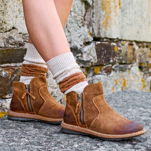 Thia bootie in brown suede. Shop Thia.