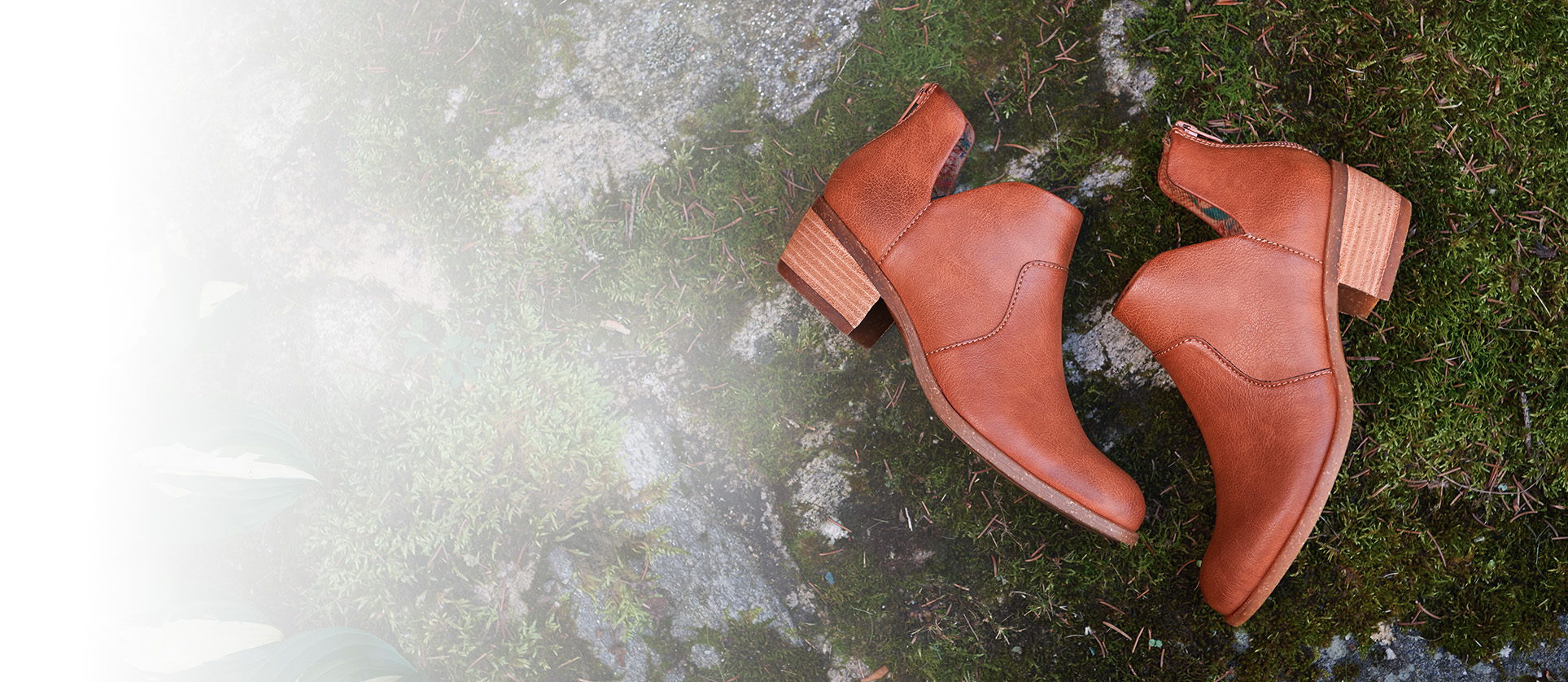 Lucy bootie in brown